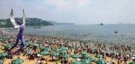 dameisha beach dragon boat festival holiday weekend guangdong people crowds