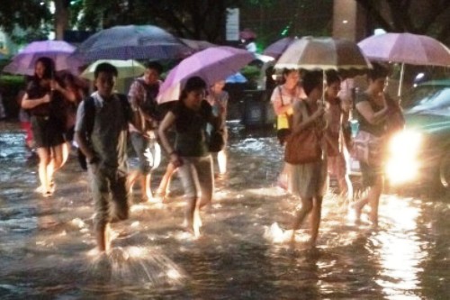 guangzhou raining flooding