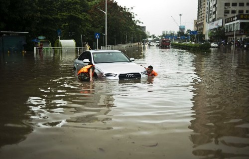 shenzhen flooding rain fall precipitation bad weather guangdong disaster