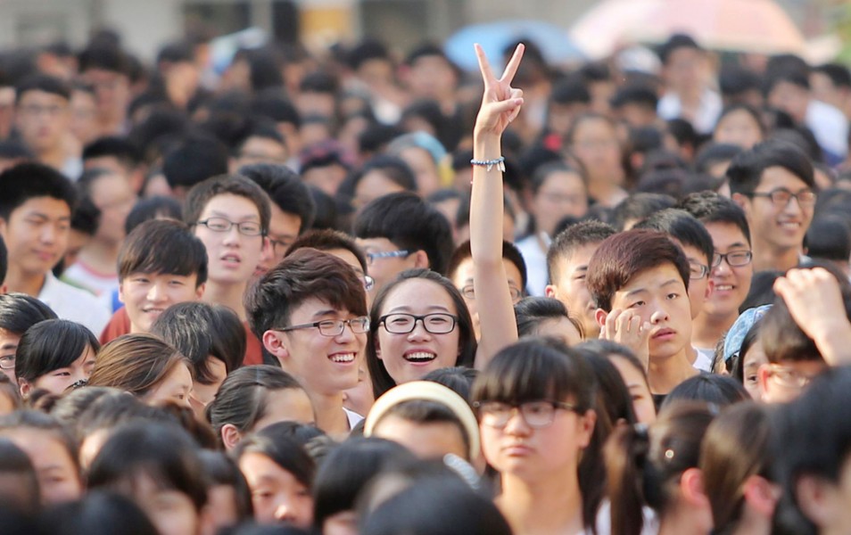 gaokao-peace-sign