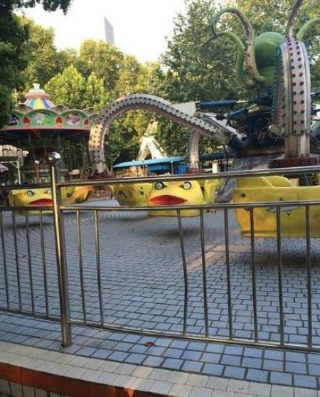 octopus ride wuhan amusement park accident