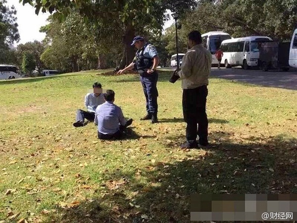chinese-arrested-australia-public-urination